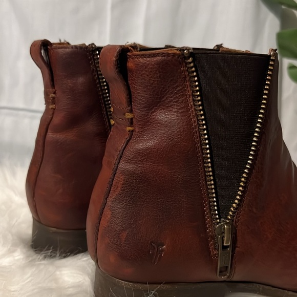 FRYE CARLY ZIP CHELSEA  COGNAC - Picture 8 of 9